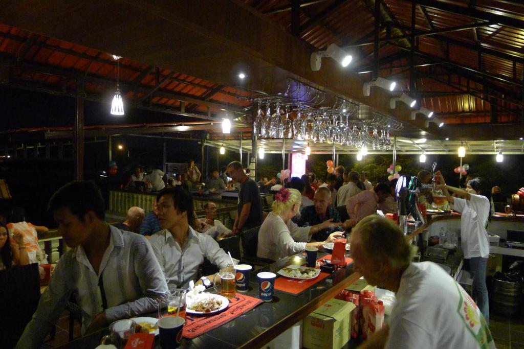 Sakal Guesthouse Restaurant & Bar สีหนุวิลล์ ภายนอก รูปภาพ